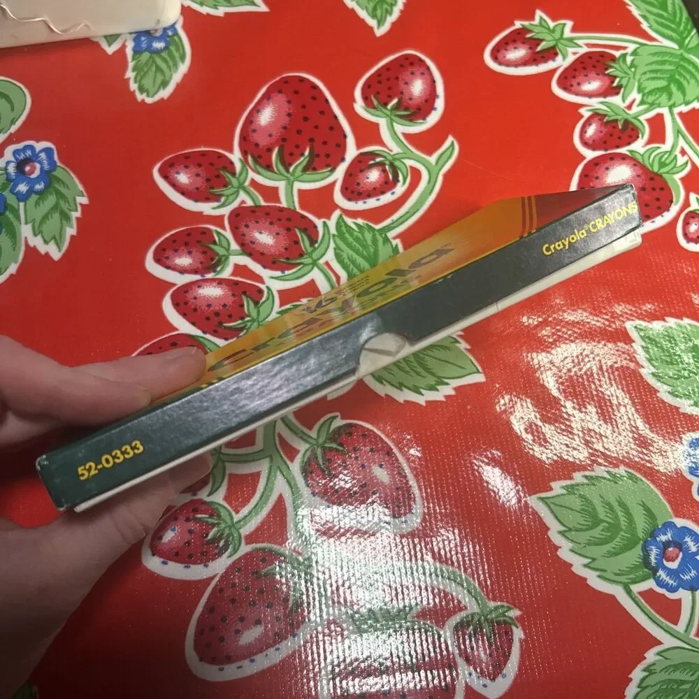 Vintage 1988 Crayola Large Crayons 16 Count Binney & Smith Flat Box
